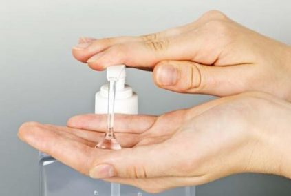 Dezenfektandan yıpranan ellere 'vazelin' önerisi